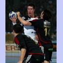 Kim Andersson wird attackiert.