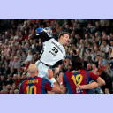 Filip Jicha wirft mit ungeheurer Gewalt.