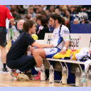 Bertrand Gille wird behandelt.