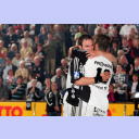 Der Kapit�n mit der Schale.