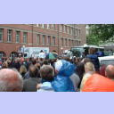 Meisterfeier 2002: Der Bus kommt.