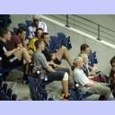 Handball-Bundesliga-Cup 2002: THW als Zuschauer - Prei� mit bandagiertem Knie.