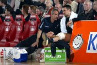 Morten Bjerre verletzte sich in der Pokalpartie in Flensburg am Knie.