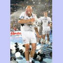 Demetri Lozano in der Champagnerfont�ne.