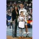 Abschied von der Kieler Ostseehalle: Roman Pungartnik mit Frau Iris und Tochter Vita.