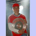 Meisterfeier auf dem Kieler Rathausplatz: Marcus Ahlm mit der Meisterschale.