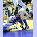 EM 2006: SLO - FRA: Nikola Karabatic setzt sich durch.