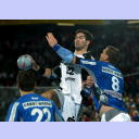 Nikola Karabatic wird attackiert.