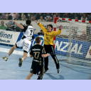 Kavticnik gegen Holpert, vorne Knudsen.