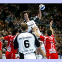 Kim Andersson wird attackiert.