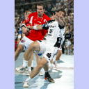 Ahlm wird von Valo attackiert.