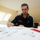 Igor Anic beim Zeichnen.