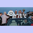 Autokorso zum Rathaus.