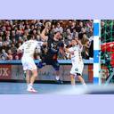 Nikola Karabatic setzt sich durch.