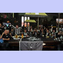 THW-Fans beim Public-Viewing in der Gecko-Bar, Hamburg.