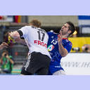 WM 2013: GER-FRA: Steffen Weinhold gegen Nikola Karabatic.