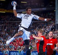 Mit beeindruckender Sprungkraft kann Jallouz eine Flugshow bieten.